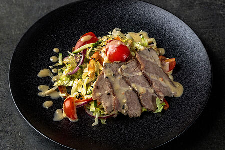 Салат азия с говядиной