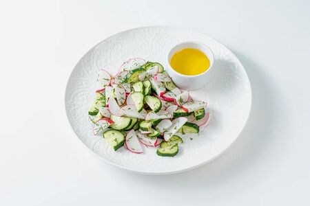 Салат овощной с заправкой
