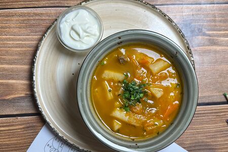 Щи со сметаной