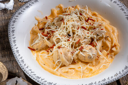 Хинкалидзе с мясными фрикадельками