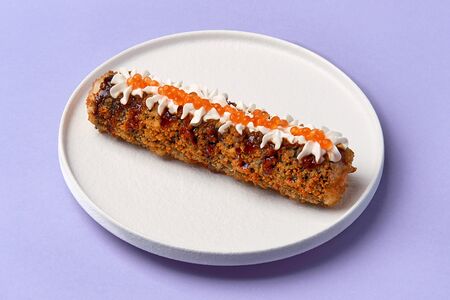 Хот-дог-ролл с лососем