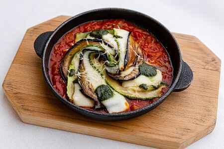 Баклажаны с томатами под сыром