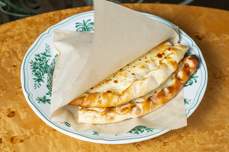 Гëзлеме с пармой и рикоттой