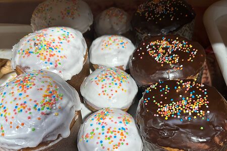 Кулич с изюмом и цукатами  