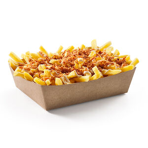 Картофель фри с грибным соусом и луком