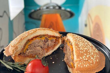 Ufo-бургер с рваной свининой 