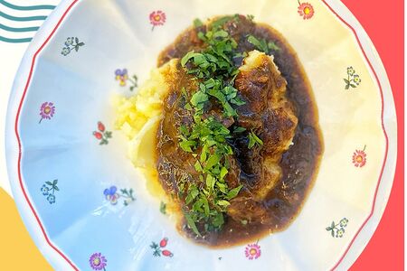 Мясо с черносливом и толченкой