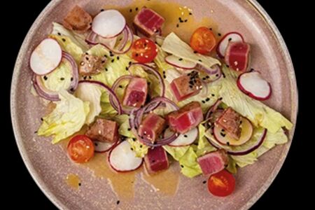 Салат с тунцом