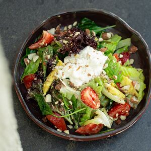 Овощной салат с цитрусовым соусом 