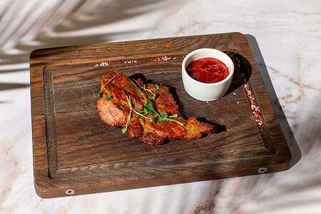 Cвинoй стейк