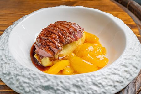 Филе утиное с мандаринами 