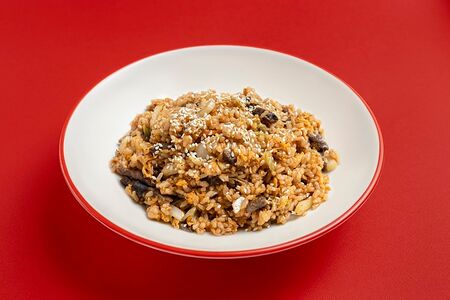 Жареный рис с говядиной