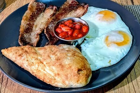 Английский завтрак с беконом 