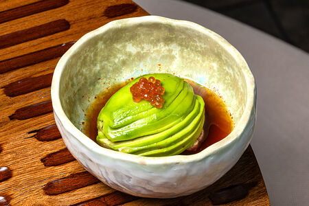 Тартар тунец, авокадо, спайси понзу