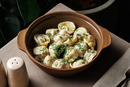 Пельмени мясные ручной лепки