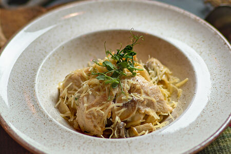 Фетучини с курицей и грибами