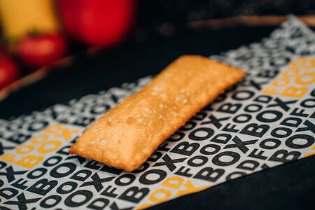 Пирожок с вишневым джемом