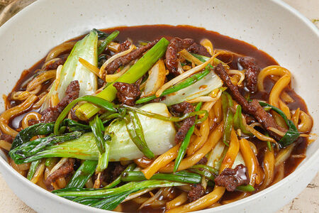 Лапша удон с говядиной и овощами