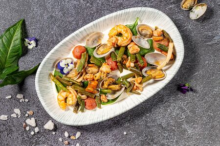 Соте из морепродуктов 