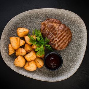 Свиная шея с картофелем