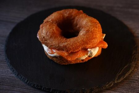 Пышка с лососем