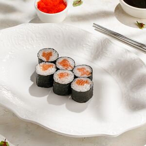 Ролл с лососем