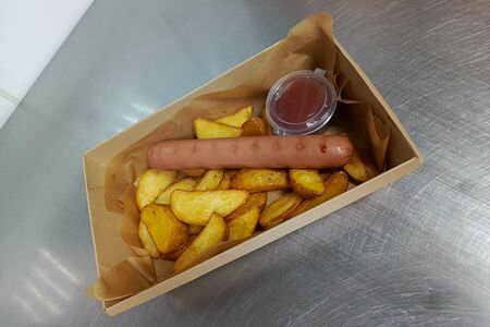 Картофель по-деревенски с куриной сосиской