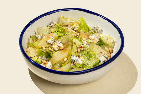 Салат с грушей и горгонзолой New