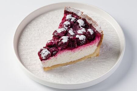 Тарт с вишней