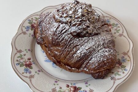 Круассан с пралине пекана