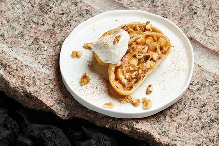 Штрудель с яблоком 