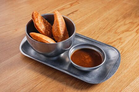 Эмпанадас с соусом BBQ