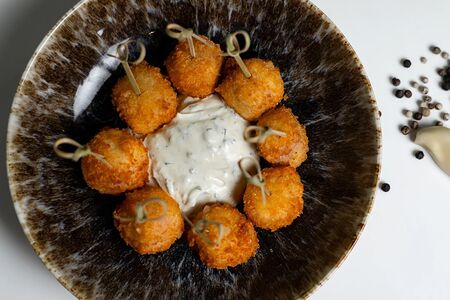 Моцарелла с беконом 