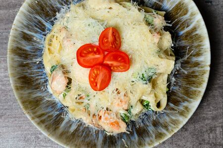 Паста со шпинатом и лососем