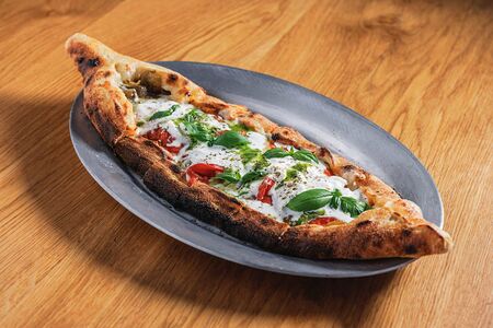 Пиде со страчателлой