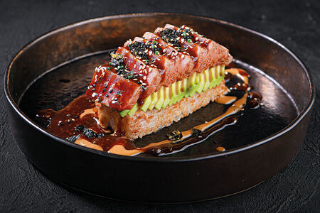 Ахи тунец с рисом чираши