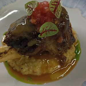 Голень ягнёнка с полентой