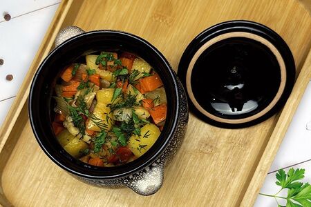 Горшочек с мясом и печеными овощами