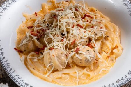 Хинкалидзе с мясными фрикадельками 