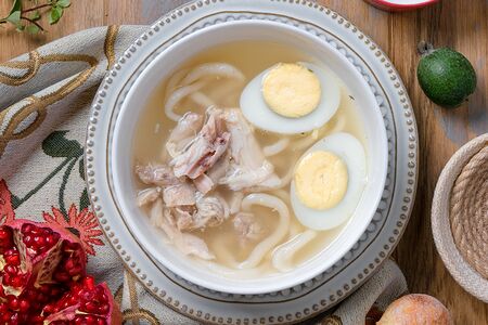 Куриная лапша с яйцом