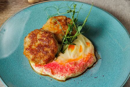 Рыбные котлеты из щуки с картофельным пюре