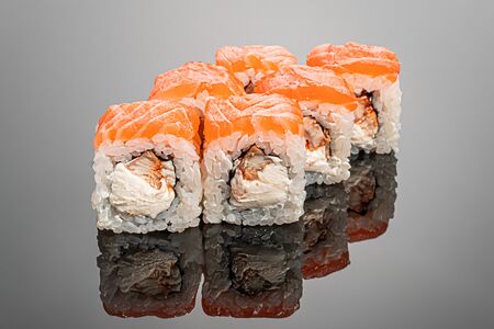 Ролл Филадельфия с угрем