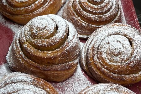 Булочка с корицей