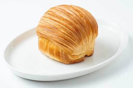 Круашар с кремом малина-кокос