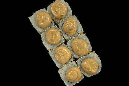 Спайси с жареным лососем