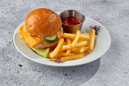 Мини-бургер с картошкой фри
