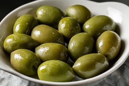 Маринованные оливки