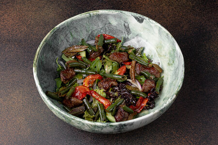 Салат с говядиной и стручковой фасолью