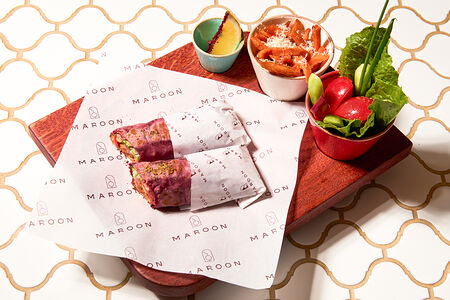 Детская шаурма в красном лаваше с курицей