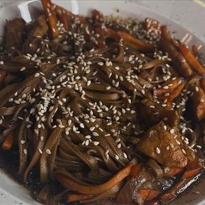 Соба с овощами и куриной грудкой